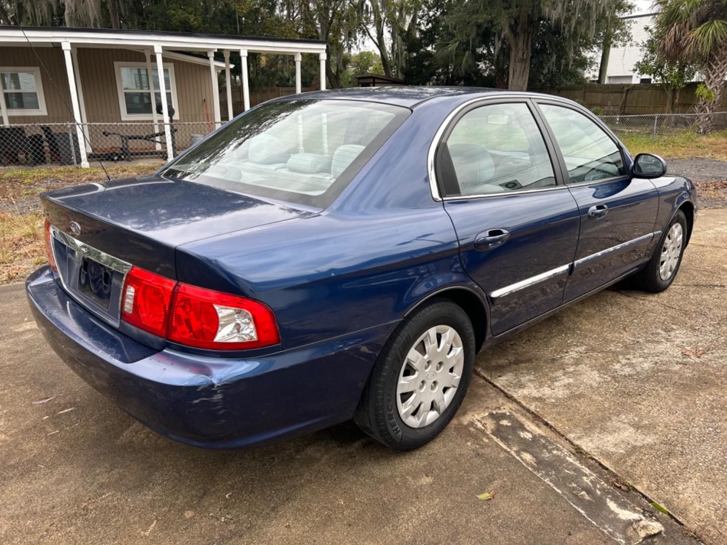 2004 Kia Optima (KNAGD126545) with an 2.4L engine, AUTO transmission, located at 1758 Cassat Ave., Jacksonville, FL, 32210, (904) 384-2799, 30.286720, -81.730652 - $3000.00 PLUS TAX, TAG, AND TITLE!!!! 2004 KIA OPTIMA LOW MILEAGE ONLY 137,169 MILES 4-DOOR AUTOMATIC TRANSMISSION ICE COLD AIR CONDITIONING LOOKS AND RUNS GREAT!! CALL TODAY @ 904-384-2799 - Photo#3